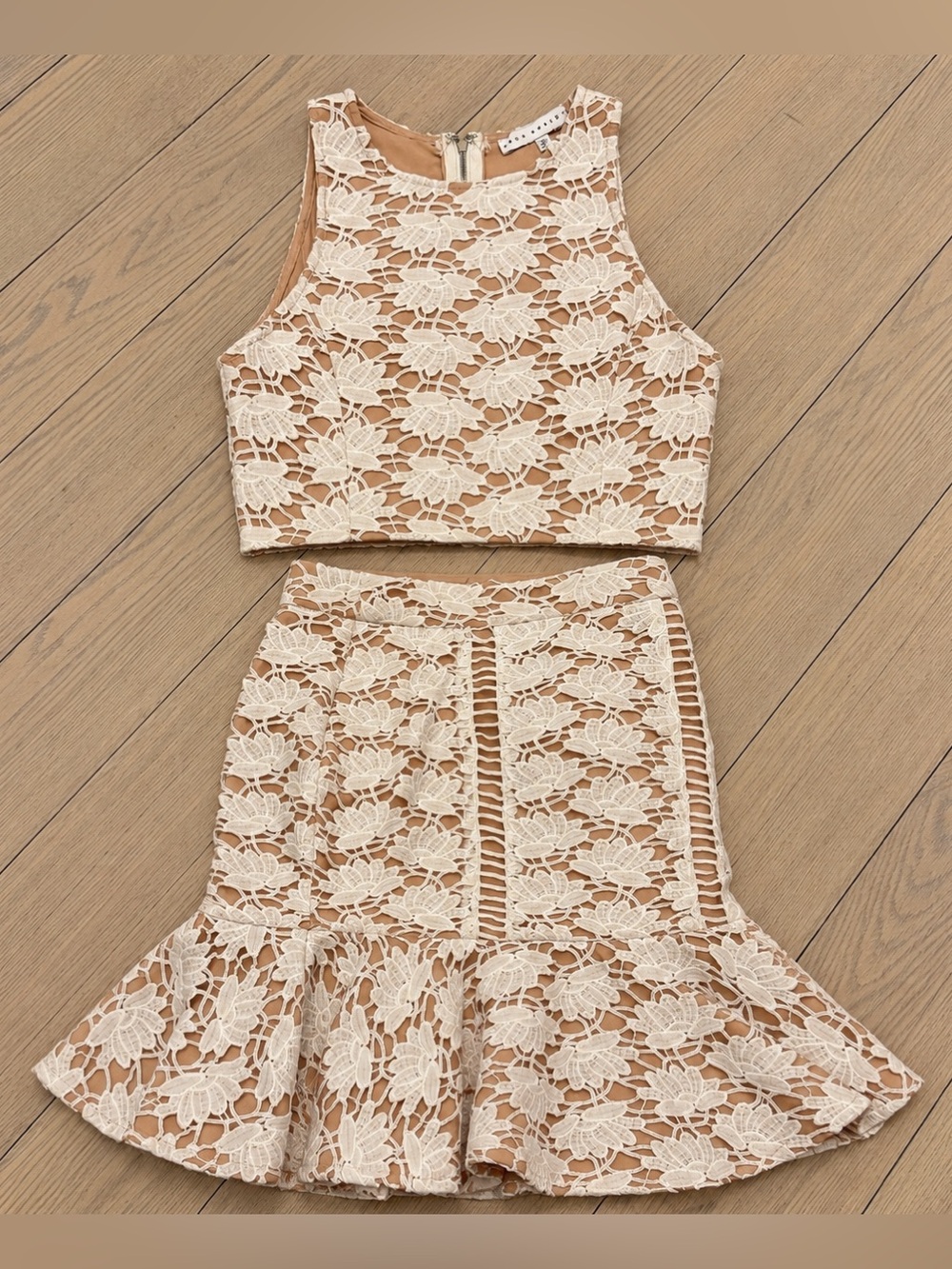 ENDLESS ROSE Women’s Ivory Floral Lace Crop Top Peplum Skirt Set XS